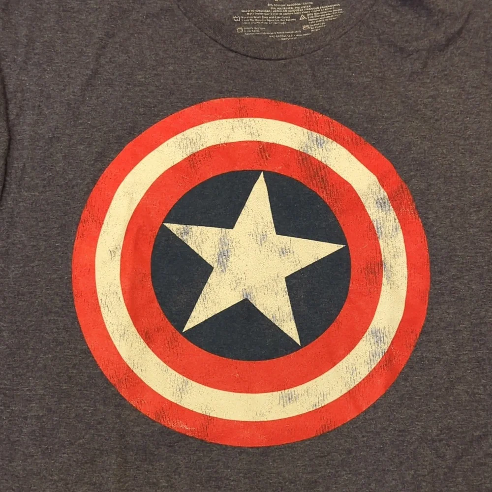 Marvel Captain America  Shield T-Shirt NWOT - Picture 2 of 3